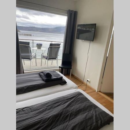 Flott Leilighet Med Spektakulaer Utsikt! Hjelmeland Ngoại thất bức ảnh
